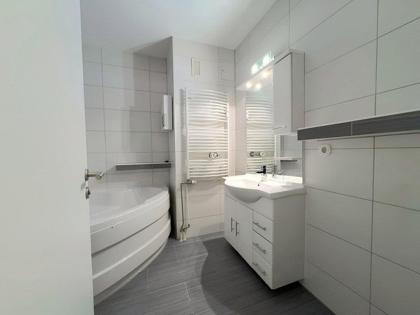 Prodej bytu 3+1 101 m², Alte Linner Str. 42, Krefeld, Severní Porýní-Vestfálsko Prodej bytu 3+1 101 m², Alte Linner Str. 42, Krefeld, Severní Porýní-Vestfálsko