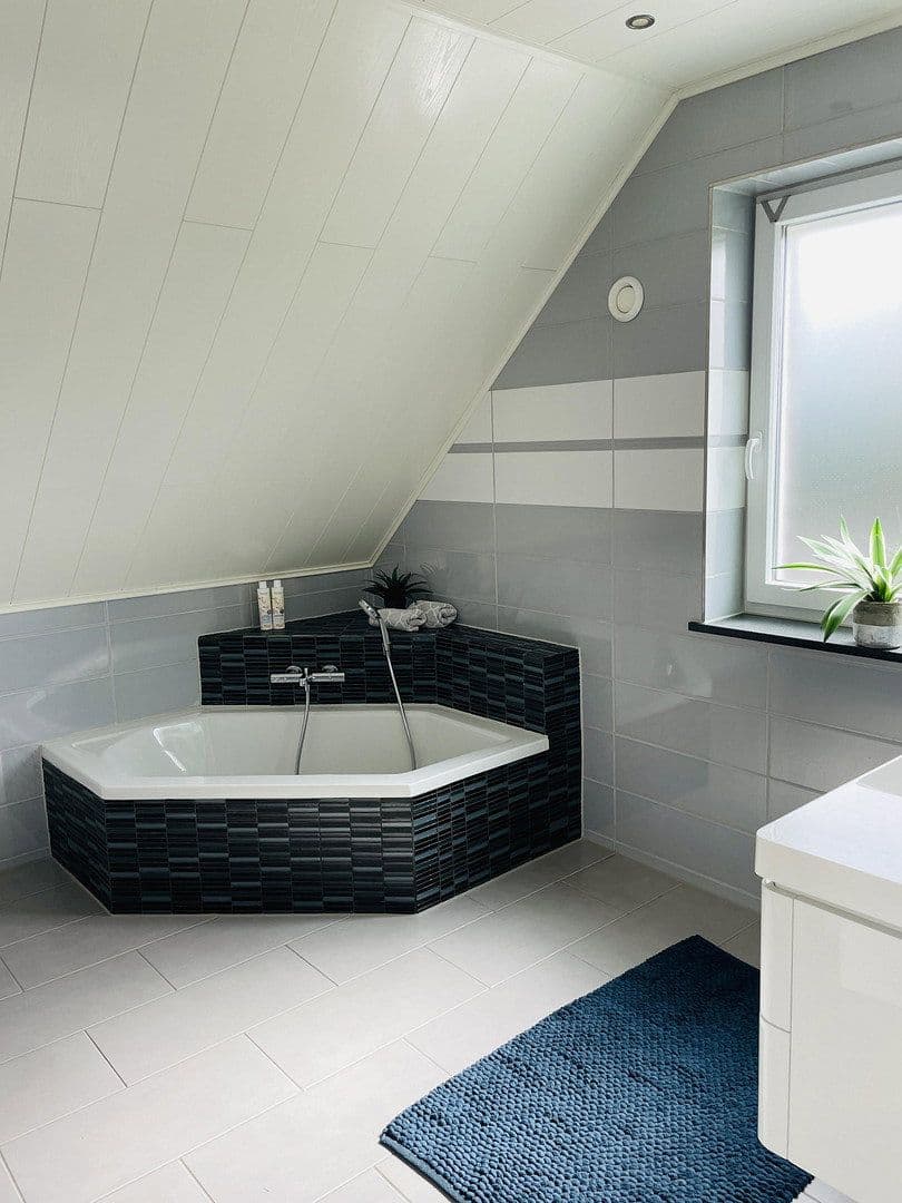 Prodej domu 176 m², pozemek 785 m², Lüneburg, Dolní Sasko Prodej domu 176 m², pozemek 785 m², Lüneburg, Dolní Sasko