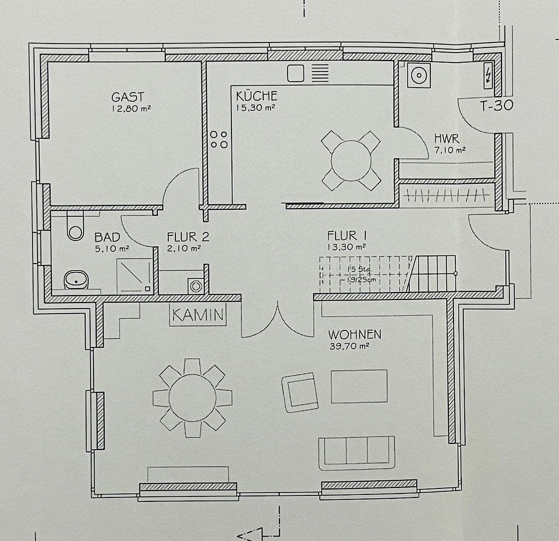 Prodej domu 176 m², pozemek 785 m², Lüneburg, Dolní Sasko Prodej domu 176 m², pozemek 785 m², Lüneburg, Dolní Sasko