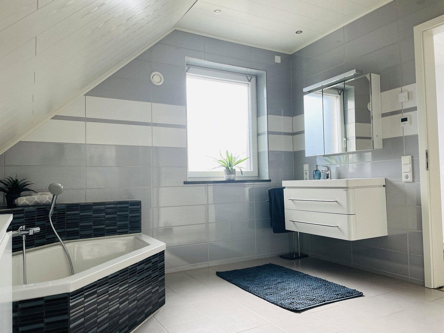 Prodej domu 176 m², pozemek 785 m², Lüneburg, Dolní Sasko Prodej domu 176 m², pozemek 785 m², Lüneburg, Dolní Sasko