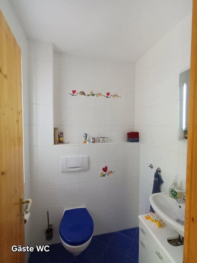 Prodej domu 156 m², pozemek 406 m², Kitzingen, Bavorsko Prodej domu 156 m², pozemek 406 m², Kitzingen, Bavorsko