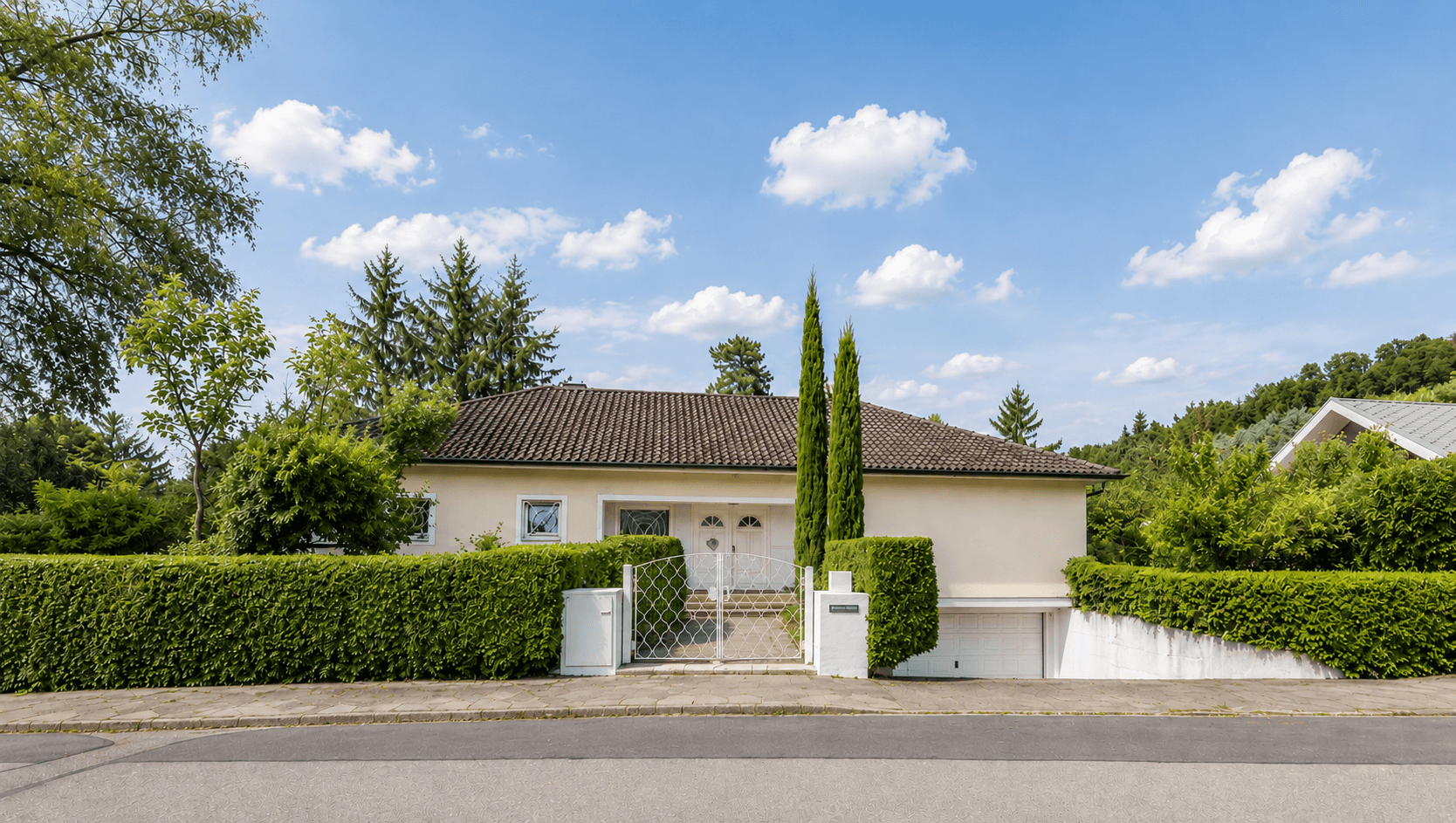 Prodej domu 320 m², pozemek 1.334 m², Karlsruhe, Bádensko-Württembersko Prodej domu 320 m², pozemek 1.334 m², Karlsruhe, Bádensko-Württembersko