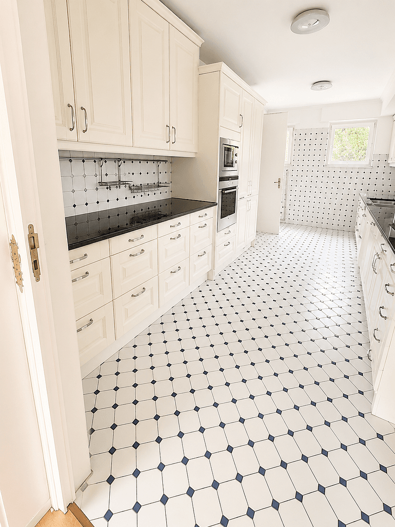 Prodej domu 320 m², pozemek 1.334 m², Karlsruhe, Bádensko-Württembersko Prodej domu 320 m², pozemek 1.334 m², Karlsruhe, Bádensko-Württembersko