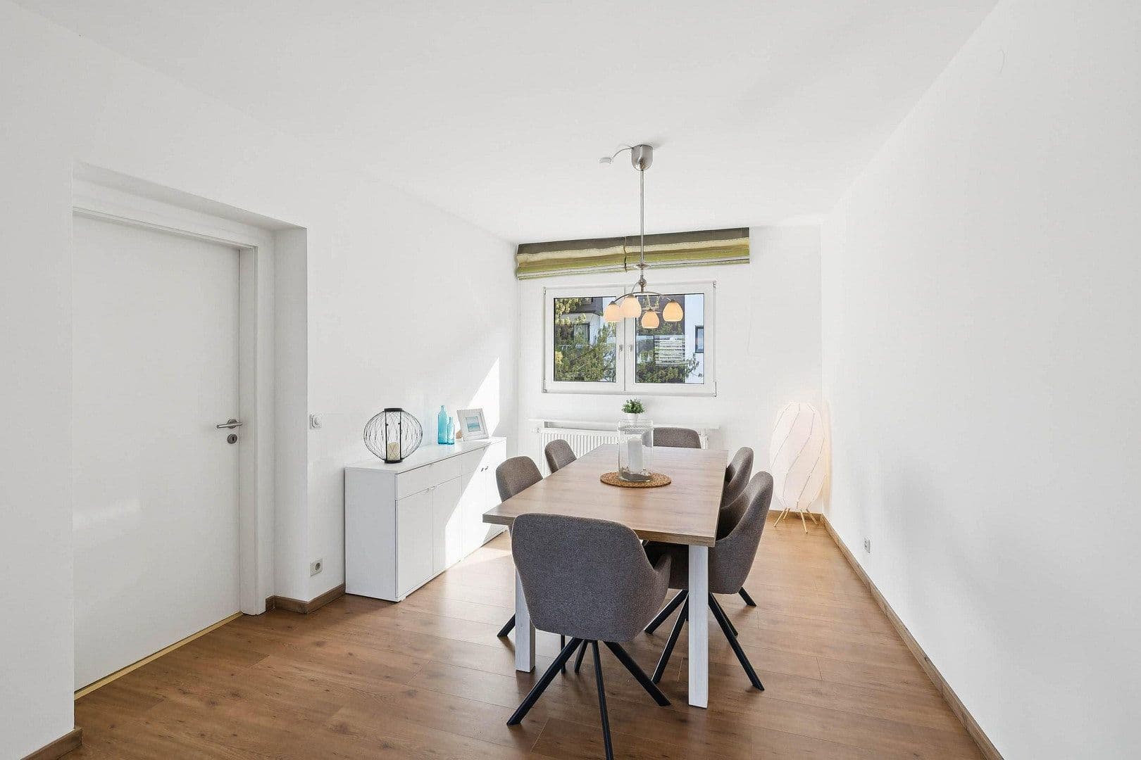 Pronájem bytu 3+1 96 m², Vorstadtstr. 17, Saarbrücken, Země Sársko Pronájem bytu 3+1 96 m², Vorstadtstr. 17, Saarbrücken, Země Sársko