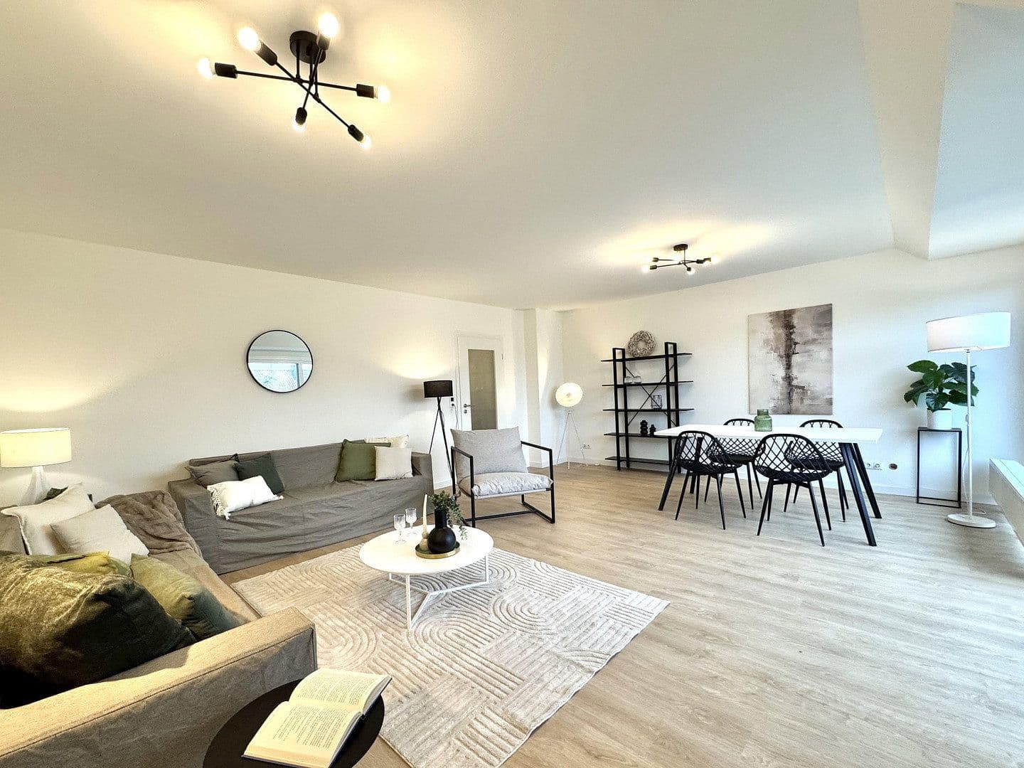 Prodej bytu 4+1 132 m², Lübeck, Šlesvicko-Holštýnsko Prodej bytu 4+1 132 m², Lübeck, Šlesvicko-Holštýnsko