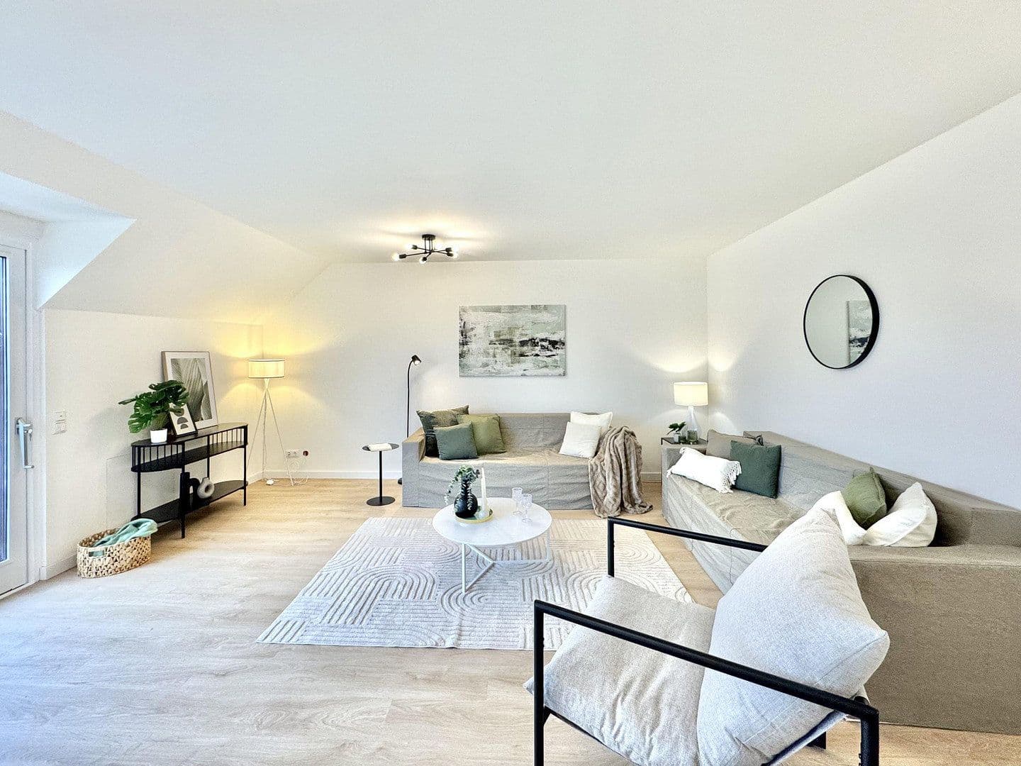 Prodej bytu 4+1 132 m², Lübeck, Šlesvicko-Holštýnsko Prodej bytu 4+1 132 m², Lübeck, Šlesvicko-Holštýnsko