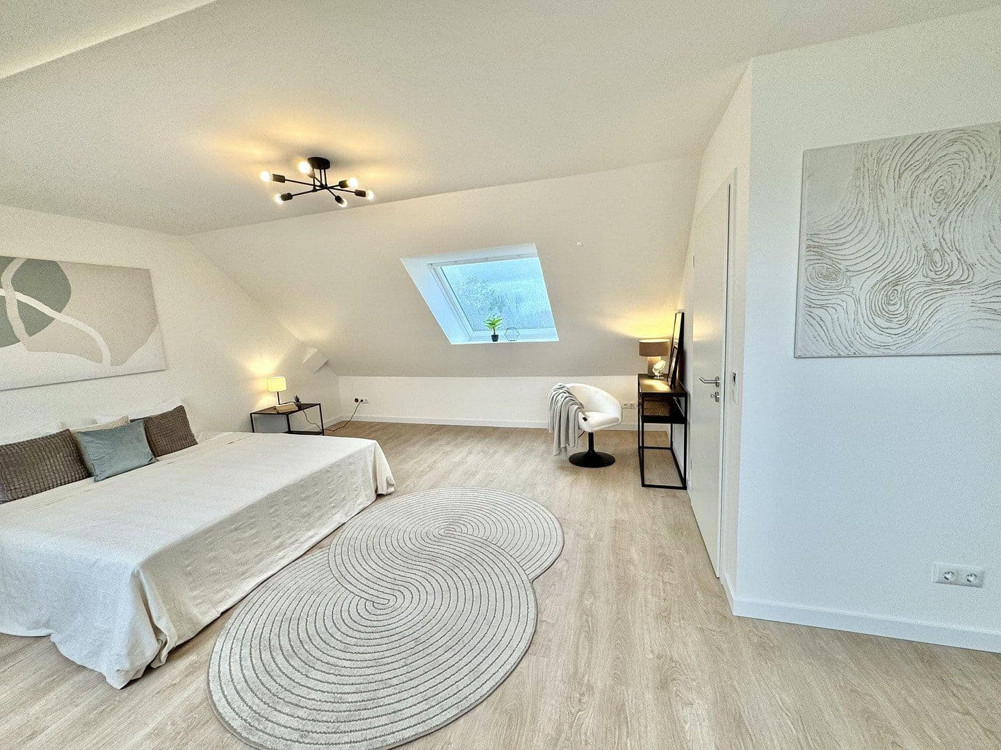 Prodej bytu 4+1 132 m², Lübeck, Šlesvicko-Holštýnsko Prodej bytu 4+1 132 m², Lübeck, Šlesvicko-Holštýnsko