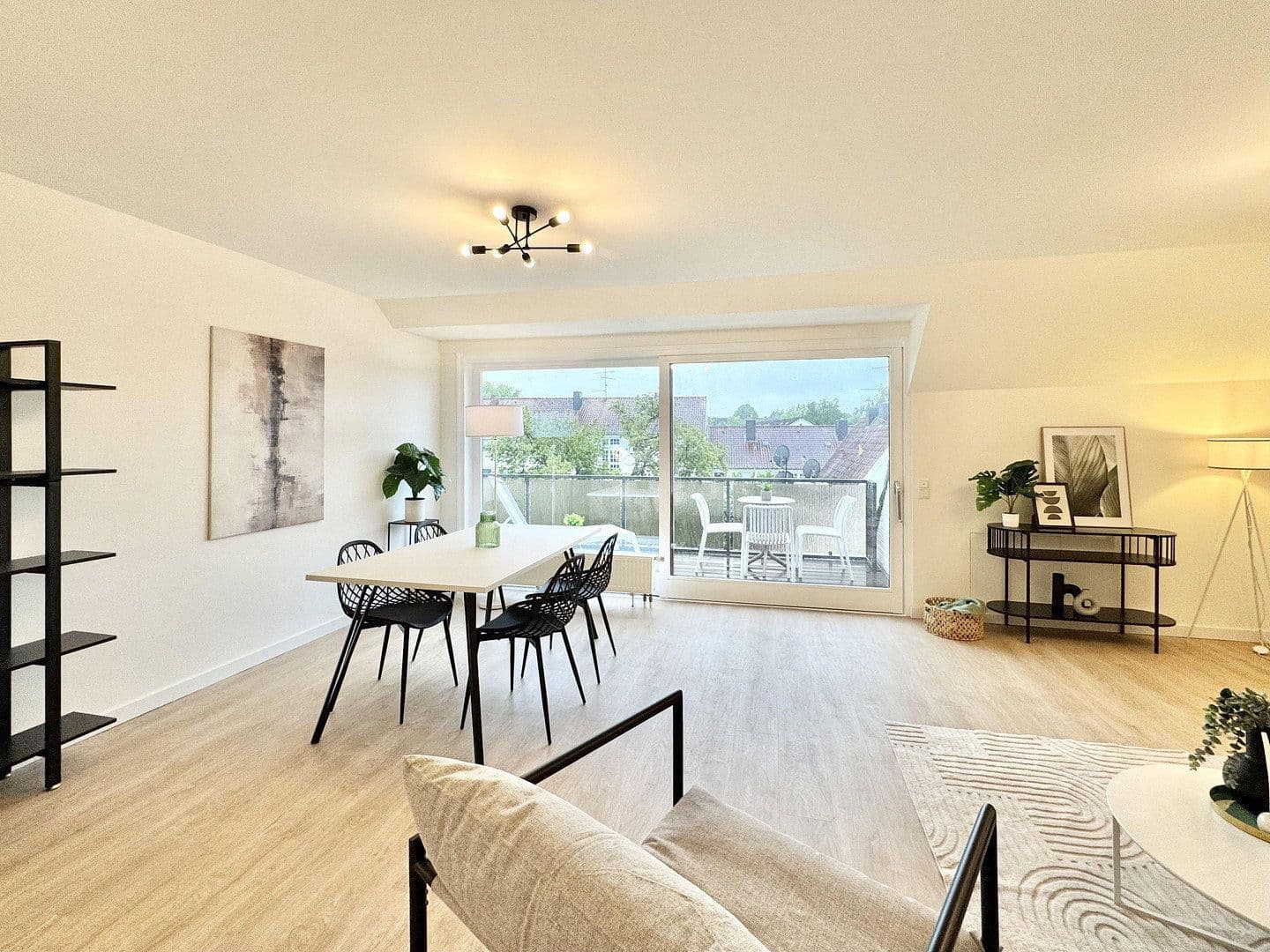 Prodej bytu 4+1 132 m², Lübeck, Šlesvicko-Holštýnsko Prodej bytu 4+1 132 m², Lübeck, Šlesvicko-Holštýnsko