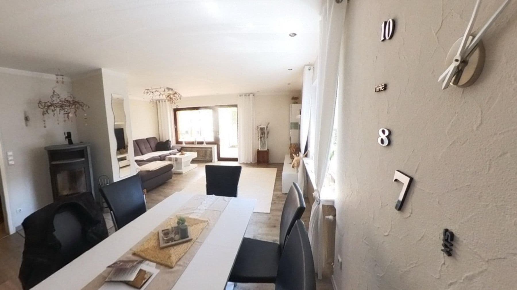 Prodej domu 200 m², pozemek 881 m², Hameln, Dolní Sasko Prodej domu 200 m², pozemek 881 m², Hameln, Dolní Sasko
