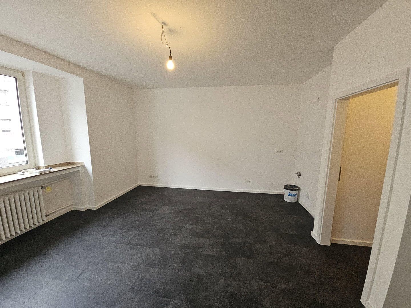 Pronájem bytu 1+1 30 m², Düsseldorf, Severní Porýní-Vestfálsko Pronájem bytu 1+1 30 m², Düsseldorf, Severní Porýní-Vestfálsko