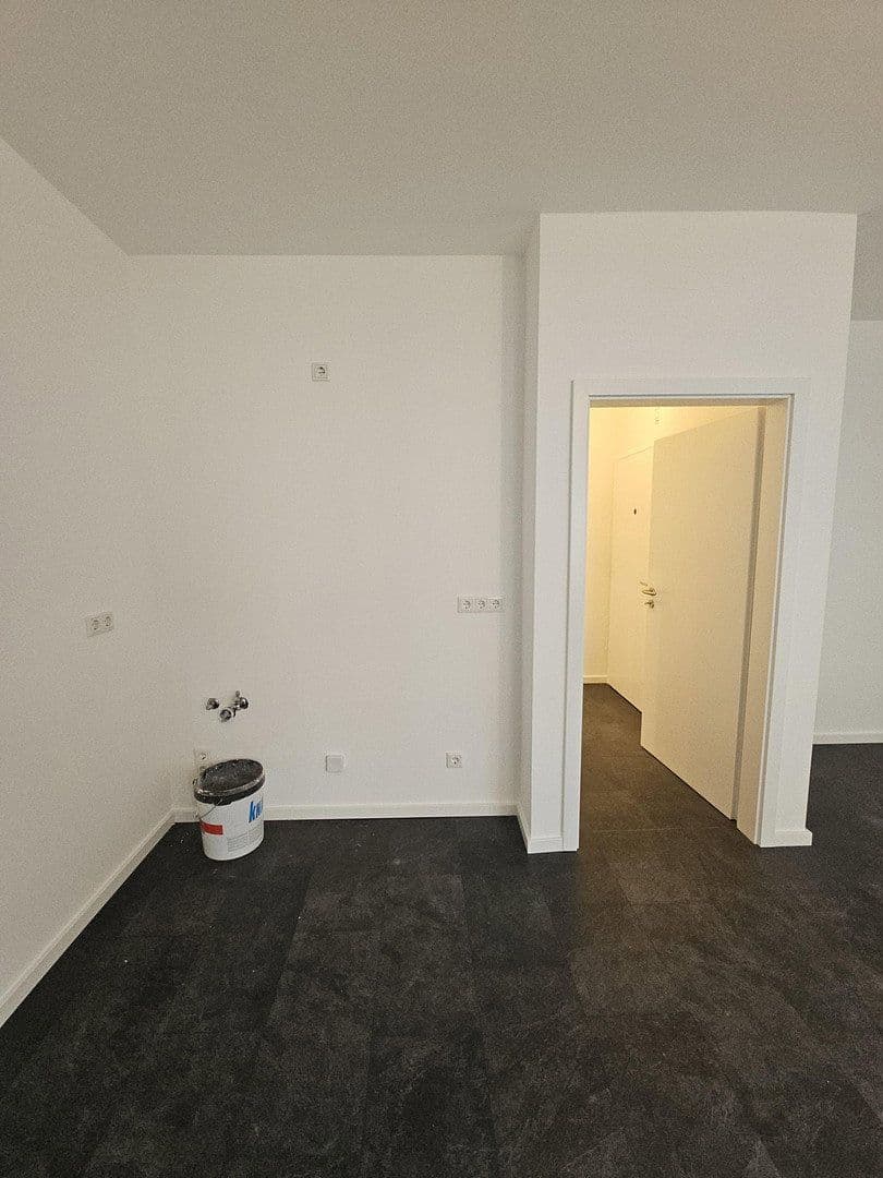 Pronájem bytu 1+1 30 m², Düsseldorf, Severní Porýní-Vestfálsko Pronájem bytu 1+1 30 m², Düsseldorf, Severní Porýní-Vestfálsko