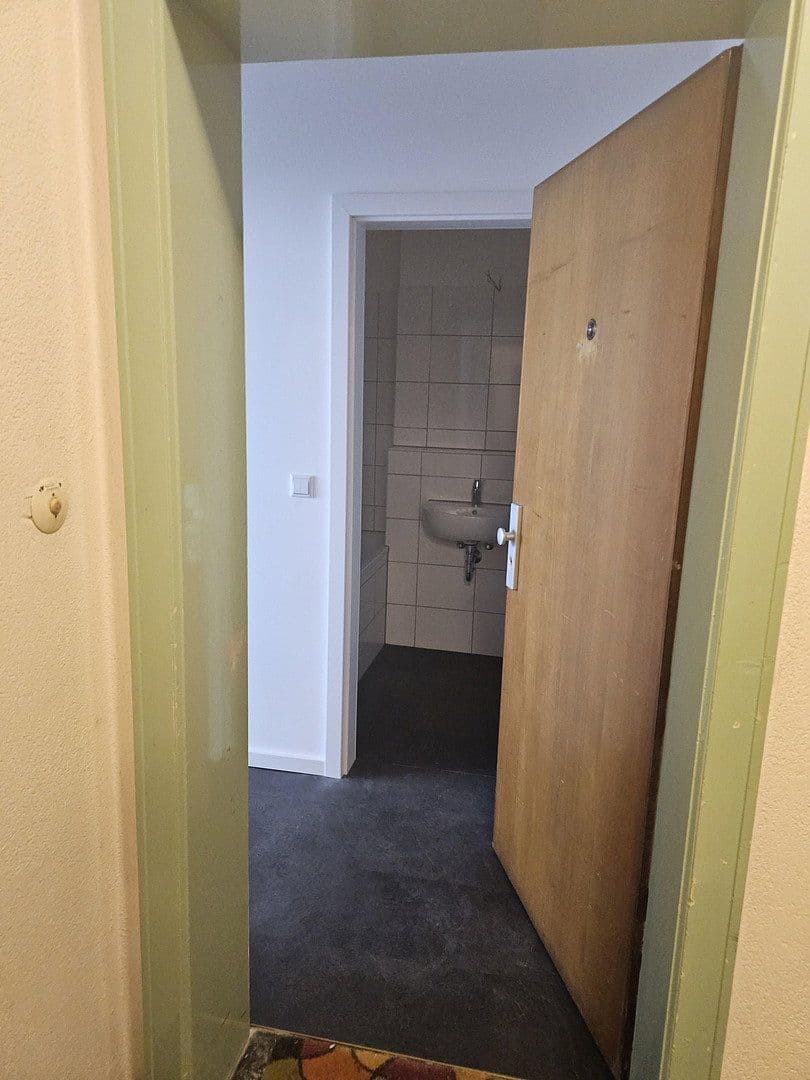 Pronájem bytu 1+1 30 m², Düsseldorf, Severní Porýní-Vestfálsko Pronájem bytu 1+1 30 m², Düsseldorf, Severní Porýní-Vestfálsko