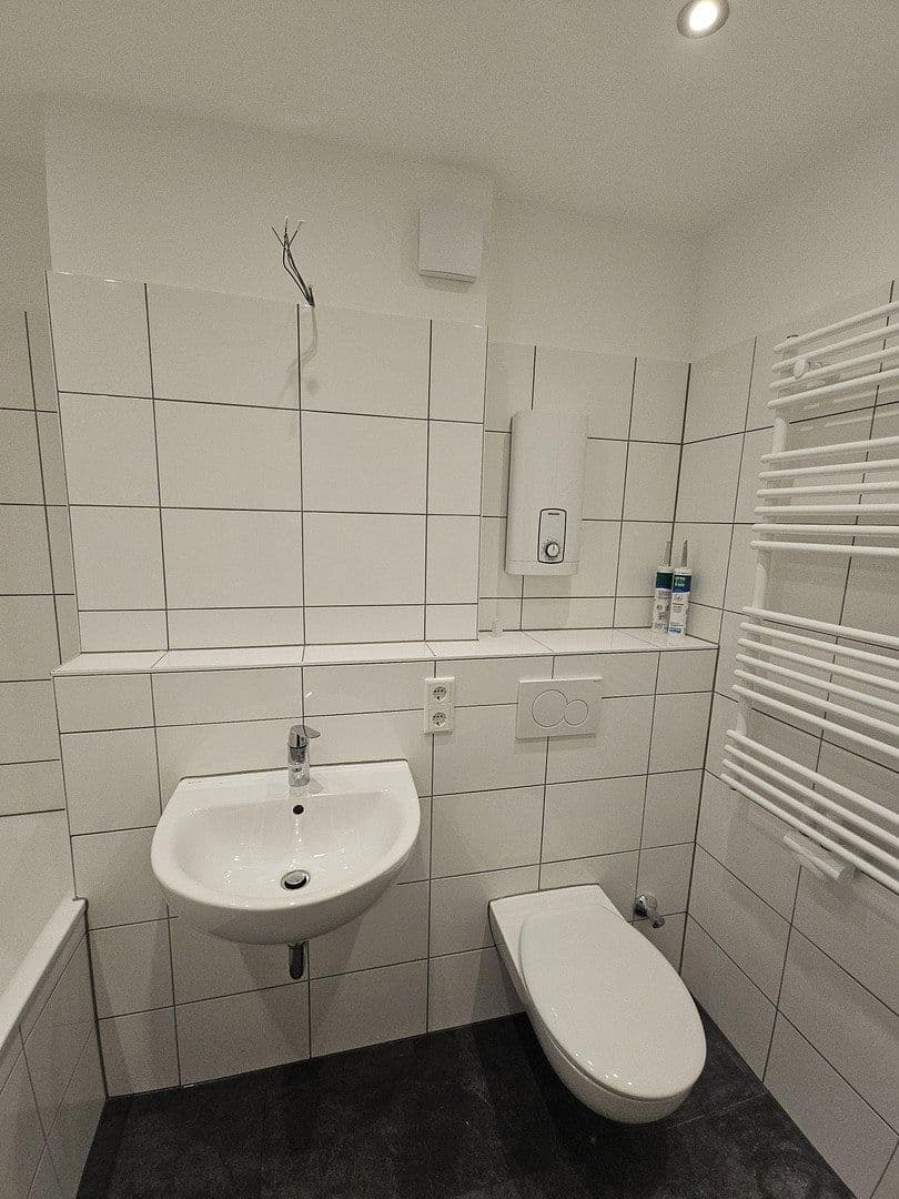 Pronájem bytu 1+1 30 m², Düsseldorf, Severní Porýní-Vestfálsko Pronájem bytu 1+1 30 m², Düsseldorf, Severní Porýní-Vestfálsko