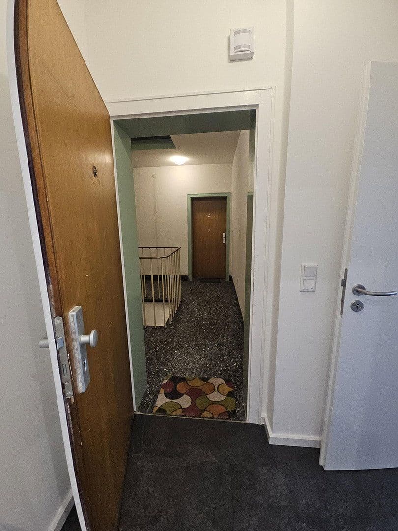 Pronájem bytu 1+1 30 m², Düsseldorf, Severní Porýní-Vestfálsko Pronájem bytu 1+1 30 m², Düsseldorf, Severní Porýní-Vestfálsko