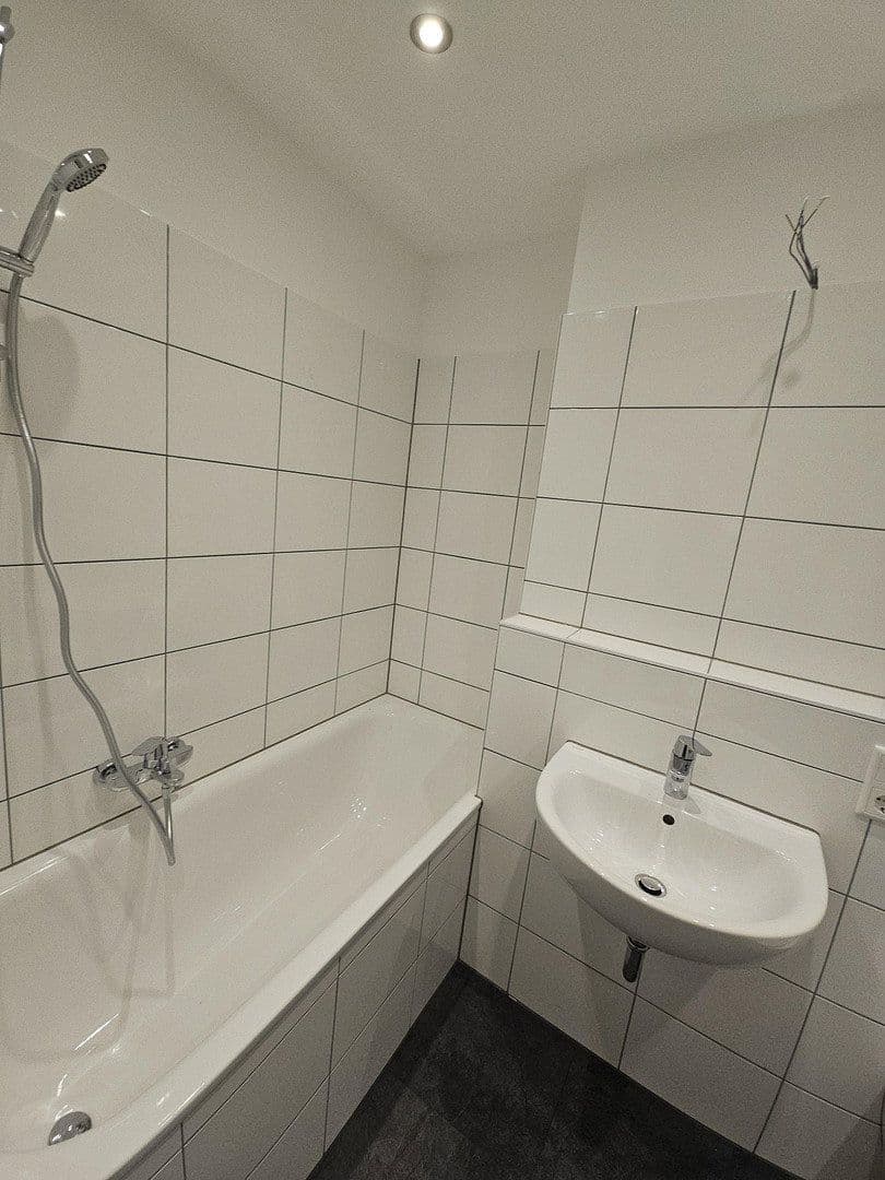 Pronájem bytu 1+1 30 m², Düsseldorf, Severní Porýní-Vestfálsko Pronájem bytu 1+1 30 m², Düsseldorf, Severní Porýní-Vestfálsko