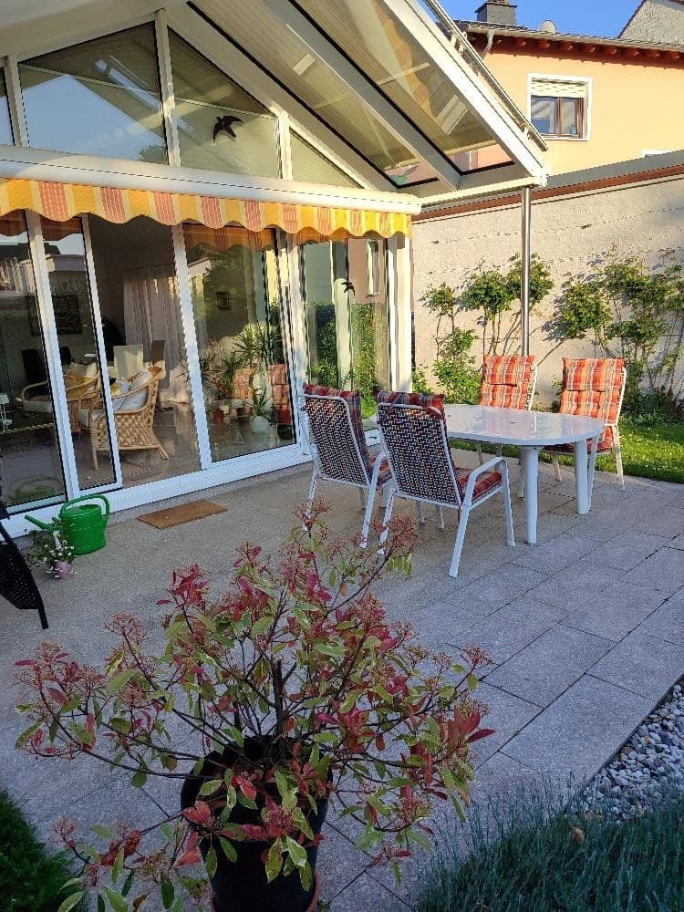 Prodej domu 130 m², pozemek 673 m², Schwalbach am Taunus, Hessen Prodej domu 130 m², pozemek 673 m², Schwalbach am Taunus, Hessen