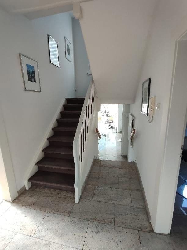 Prodej domu 130 m², pozemek 673 m², Schwalbach am Taunus, Hessen Prodej domu 130 m², pozemek 673 m², Schwalbach am Taunus, Hessen