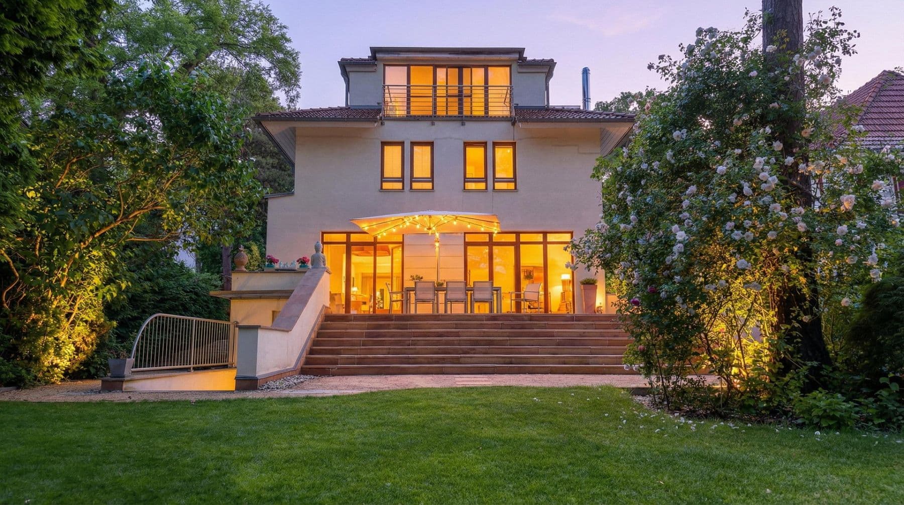Prodej domu 233 m², pozemek 920 m², Berlin, Berlín Prodej domu 233 m², pozemek 920 m², Berlin, Berlín