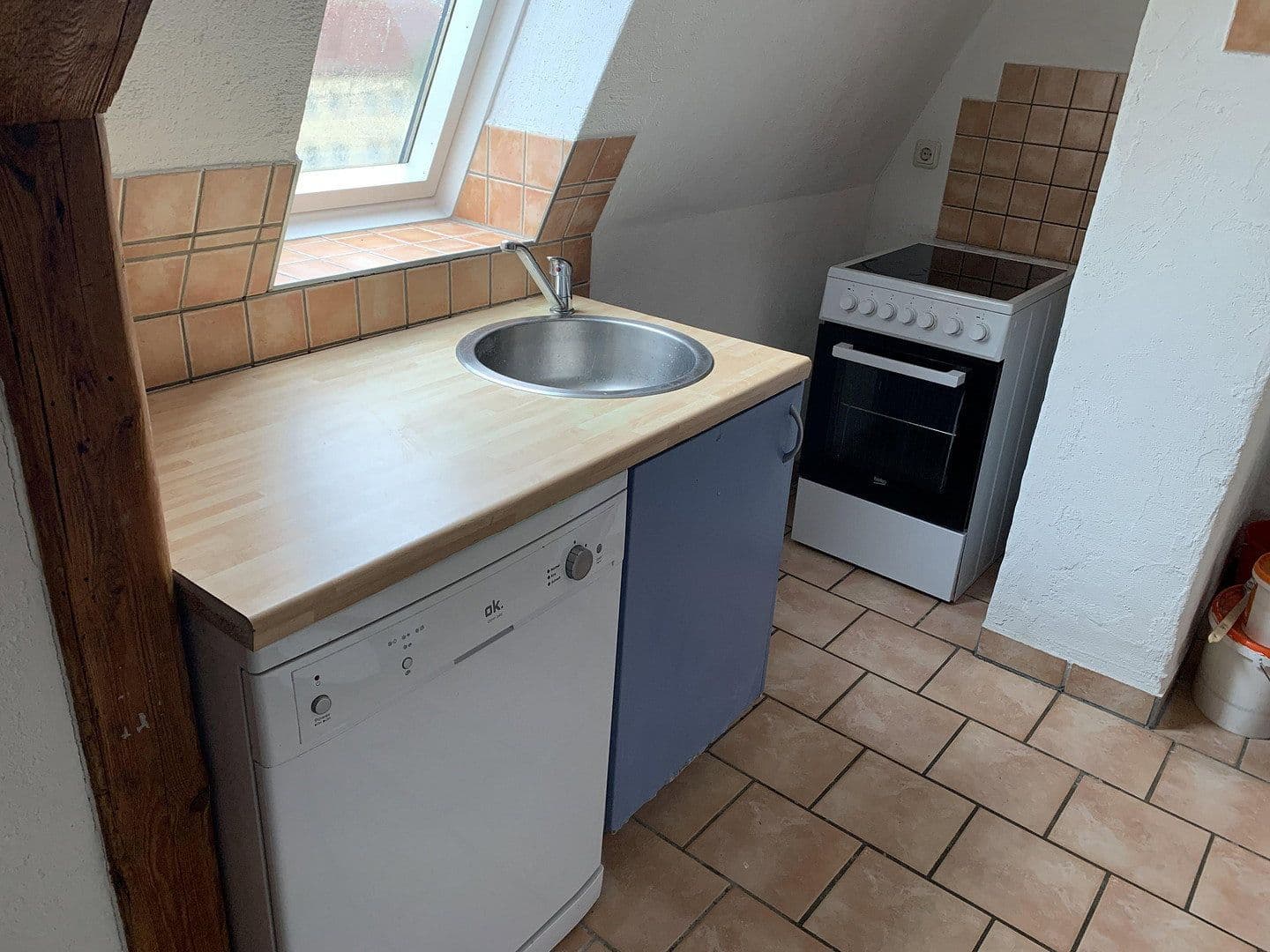 Pronájem bytu 2+1 50 m², Dornburger Str.46, Jena, Durynsko Pronájem bytu 2+1 50 m², Dornburger Str.46, Jena, Durynsko