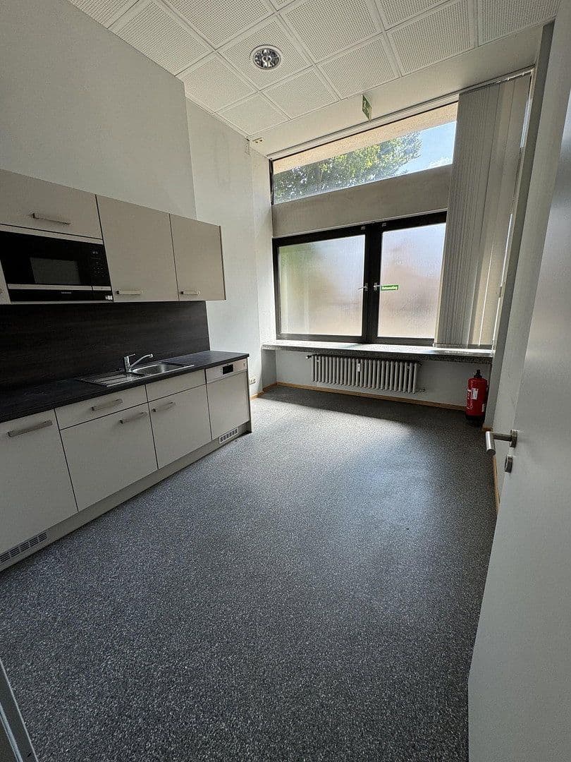 Pronájem kanceláře 170 m², Alleestrasse 6, Neustadt an der Aisch, Bavorsko Pronájem kanceláře 170 m², Alleestrasse 6, Neustadt an der Aisch, Bavorsko