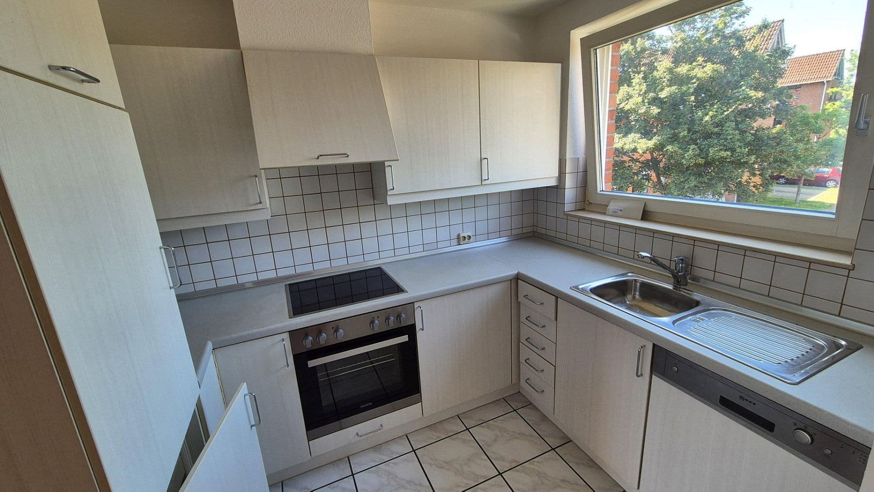 Pronájem bytu 2+1 51 m², Schwerin, Mecklenburg-Vorpommern Pronájem bytu 2+1 51 m², Schwerin, Mecklenburg-Vorpommern