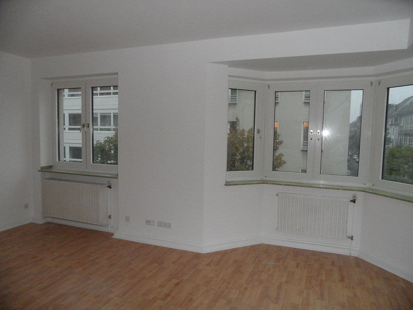 Pronájem bytu 2+1 61 m², Düsseldorf, Severní Porýní-Vestfálsko Pronájem bytu 2+1 61 m², Düsseldorf, Severní Porýní-Vestfálsko