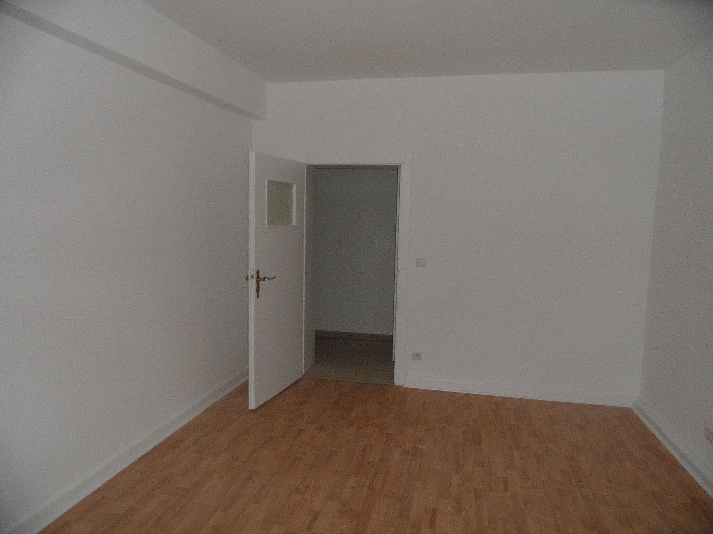 Pronájem bytu 2+1 61 m², Düsseldorf, Severní Porýní-Vestfálsko Pronájem bytu 2+1 61 m², Düsseldorf, Severní Porýní-Vestfálsko