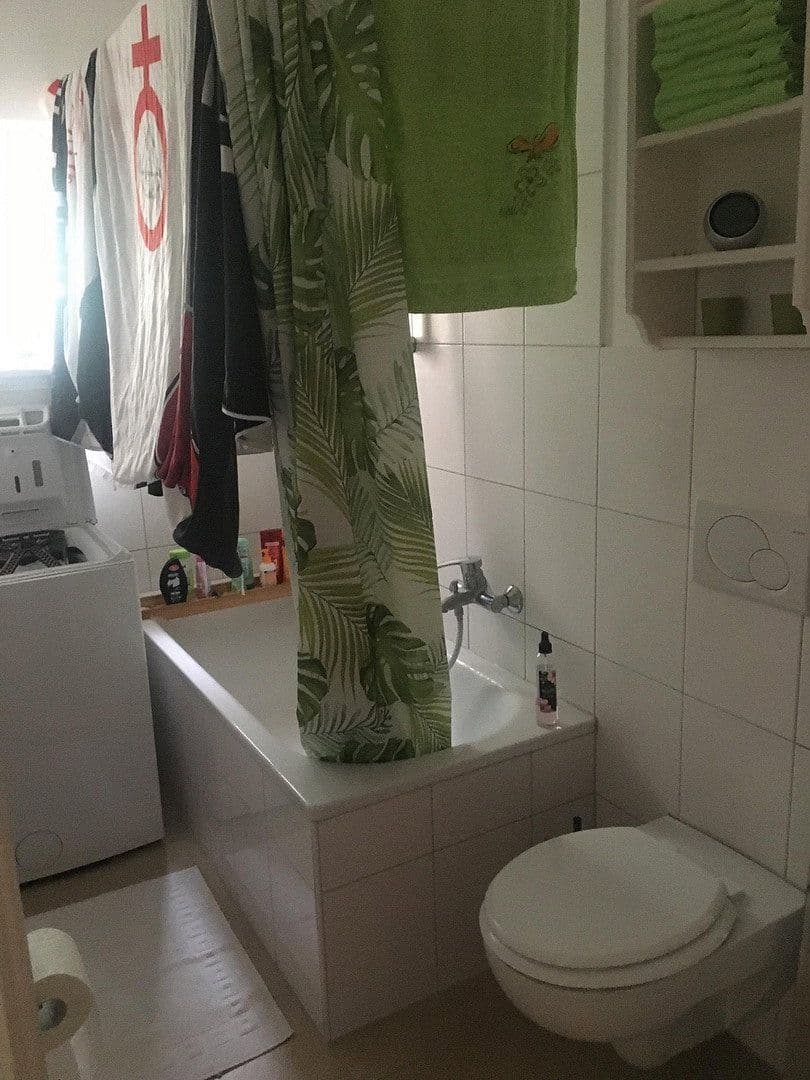 Pronájem bytu 2+1 61 m², Düsseldorf, Severní Porýní-Vestfálsko Pronájem bytu 2+1 61 m², Düsseldorf, Severní Porýní-Vestfálsko
