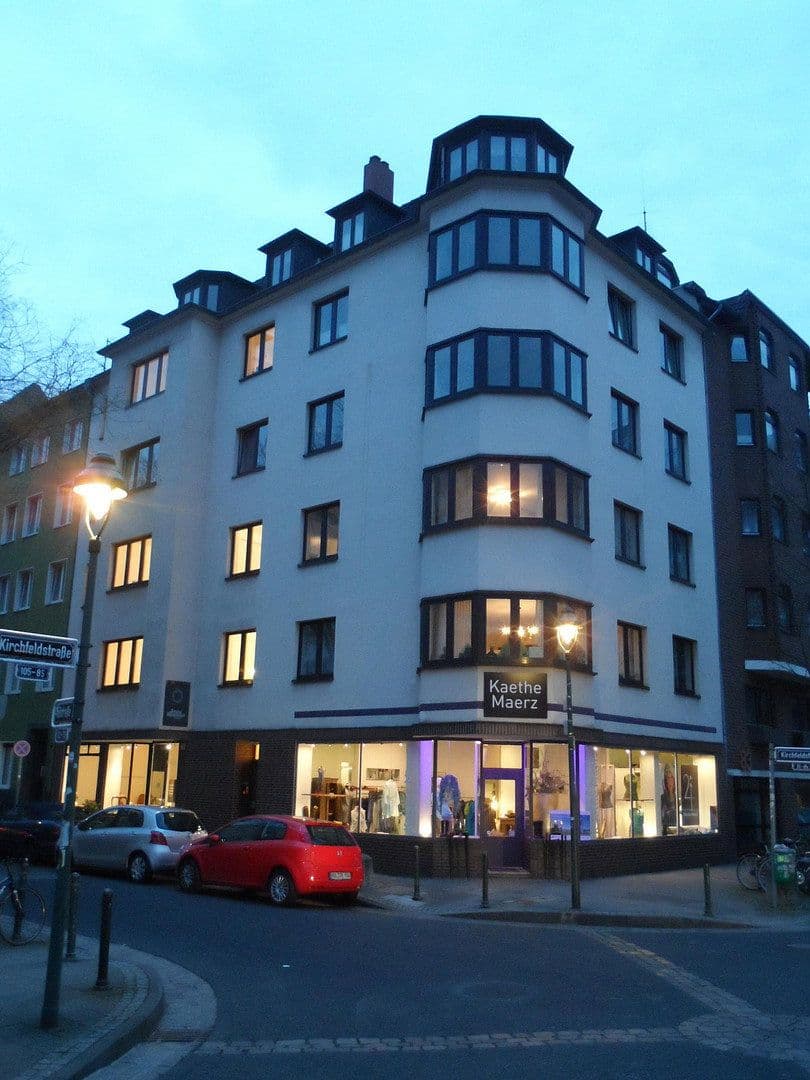 Pronájem bytu 2+1 61 m², Düsseldorf, Severní Porýní-Vestfálsko Pronájem bytu 2+1 61 m², Düsseldorf, Severní Porýní-Vestfálsko