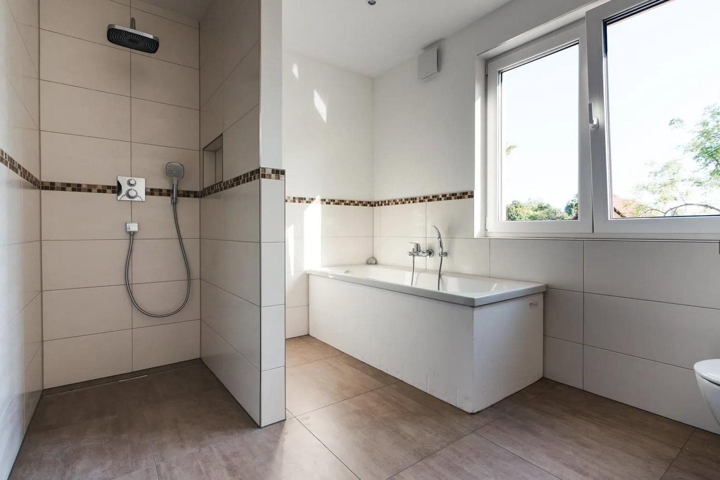 Prodej domu 143 m², pozemek 350 m², Seepromenade 40b, Falkensee, Braniborsko Prodej domu 143 m², pozemek 350 m², Seepromenade 40b, Falkensee, Braniborsko