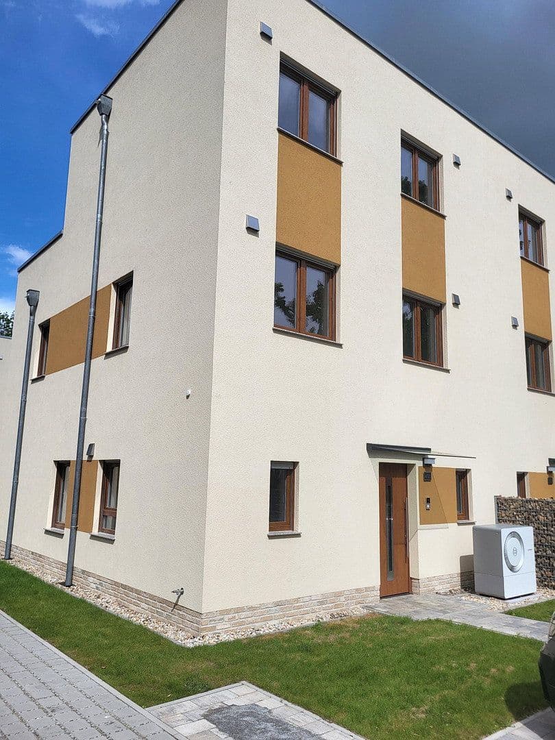 Prodej domu 143 m², pozemek 350 m², Seepromenade 40b, Falkensee, Braniborsko Prodej domu 143 m², pozemek 350 m², Seepromenade 40b, Falkensee, Braniborsko