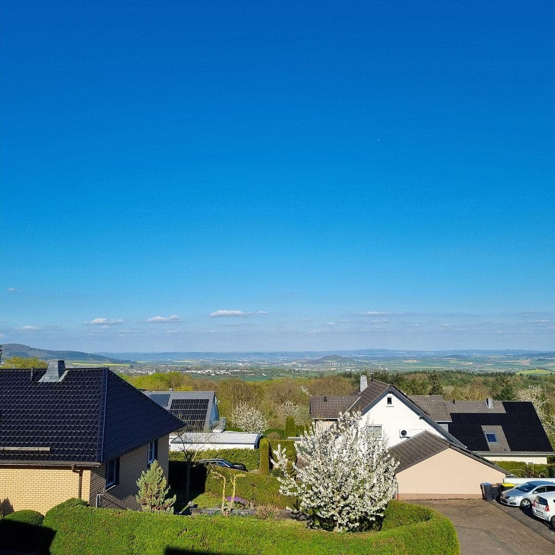 Pronájem bytu 3+1 95 m², Ettringen, Porýní-Falc Pronájem bytu 3+1 95 m², Ettringen, Porýní-Falc