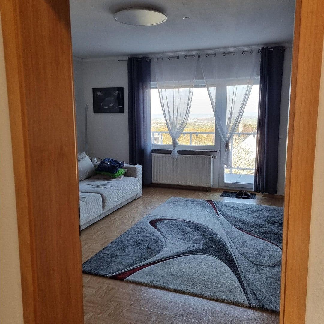 Pronájem bytu 3+1 95 m², Ettringen, Porýní-Falc Pronájem bytu 3+1 95 m², Ettringen, Porýní-Falc