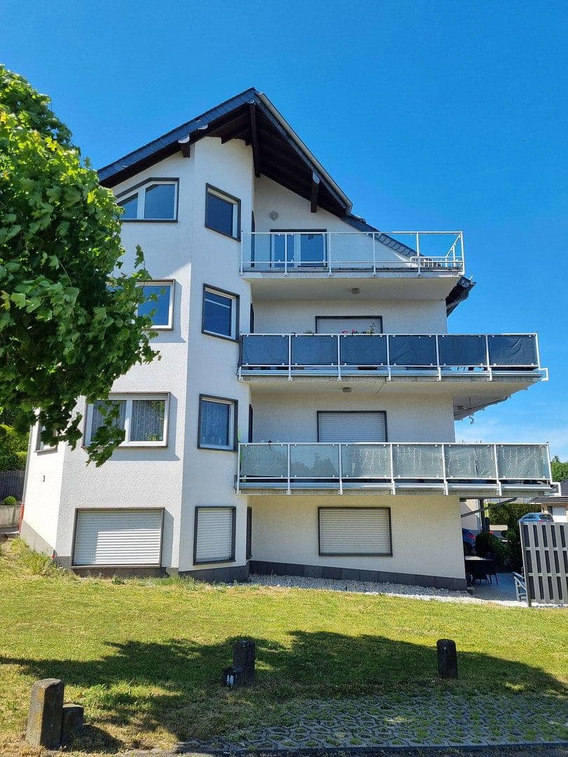 Pronájem bytu 3+1 95 m², Ettringen, Porýní-Falc Pronájem bytu 3+1 95 m², Ettringen, Porýní-Falc