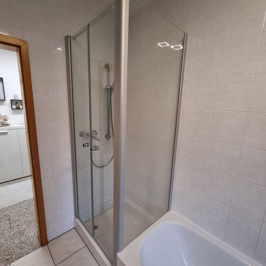 Pronájem bytu 3+1 95 m², Ettringen, Porýní-Falc Pronájem bytu 3+1 95 m², Ettringen, Porýní-Falc