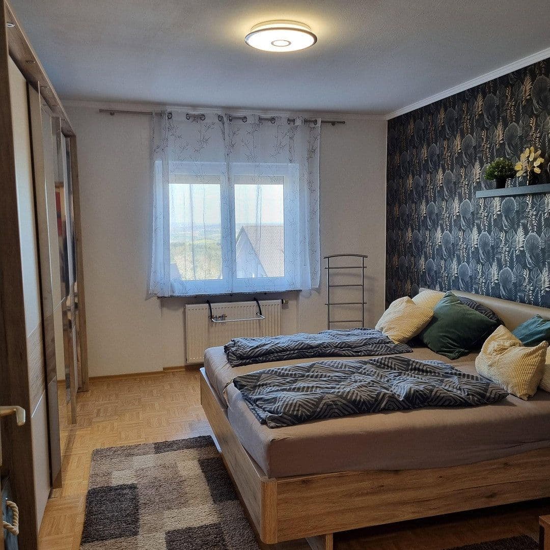 Pronájem bytu 3+1 95 m², Ettringen, Porýní-Falc Pronájem bytu 3+1 95 m², Ettringen, Porýní-Falc
