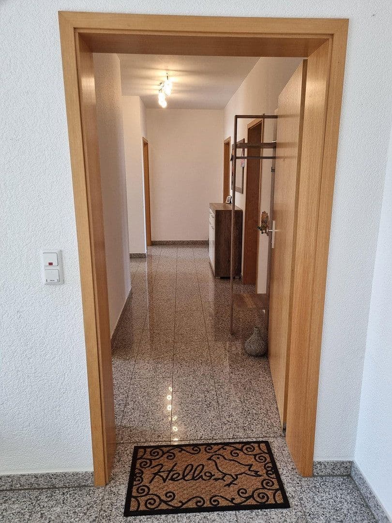 Pronájem bytu 3+1 95 m², Ettringen, Porýní-Falc Pronájem bytu 3+1 95 m², Ettringen, Porýní-Falc