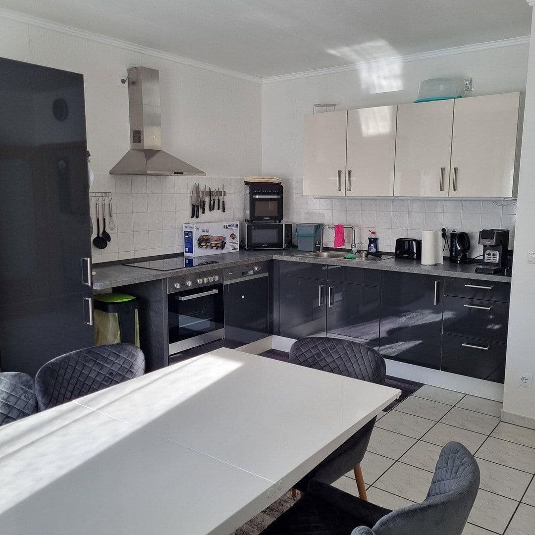 Pronájem bytu 3+1 95 m², Ettringen, Porýní-Falc Pronájem bytu 3+1 95 m², Ettringen, Porýní-Falc