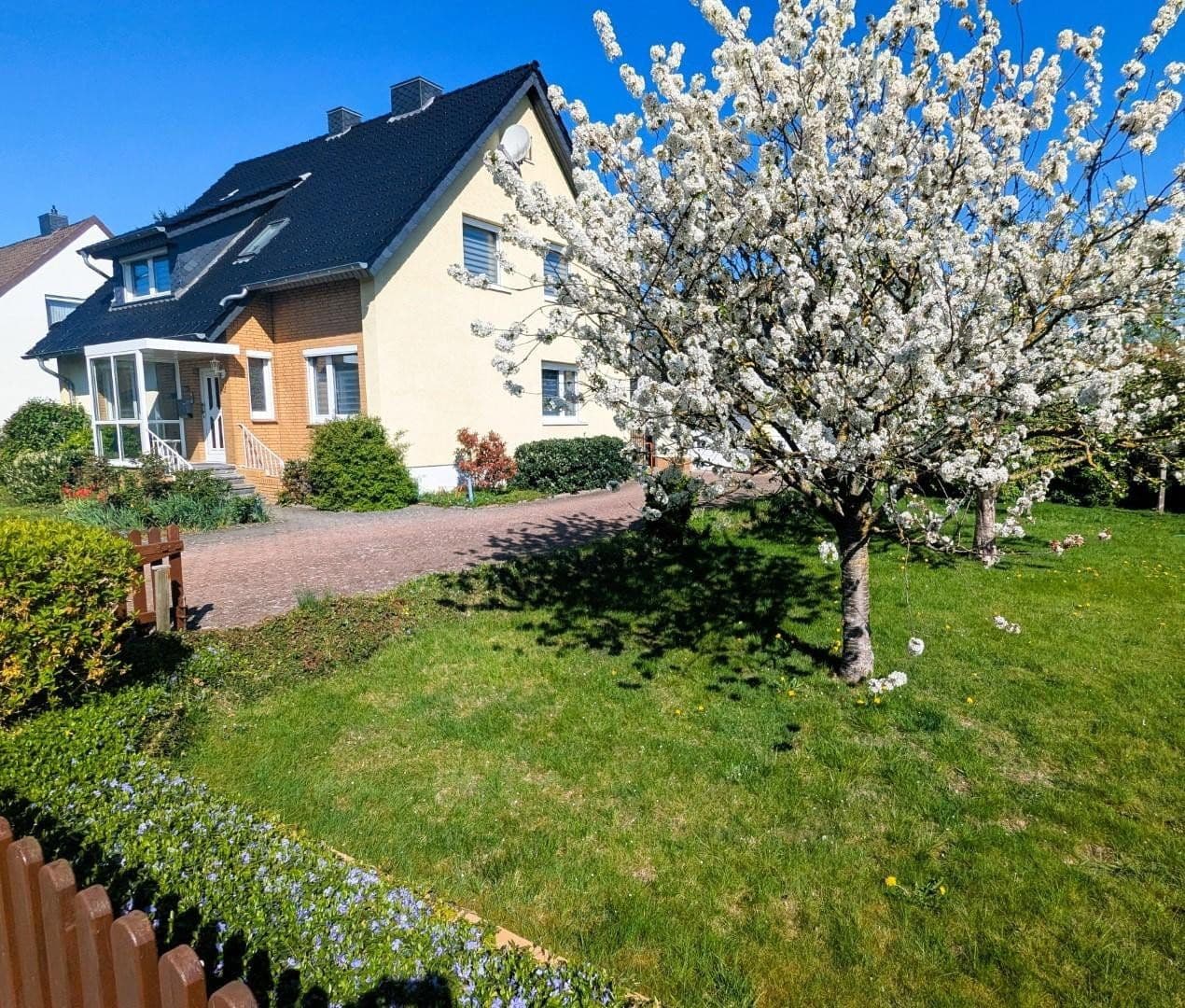 Prodej domu 123 m², pozemek 1.000 m², Lehrte, Dolní Sasko Prodej domu 123 m², pozemek 1.000 m², Lehrte, Dolní Sasko