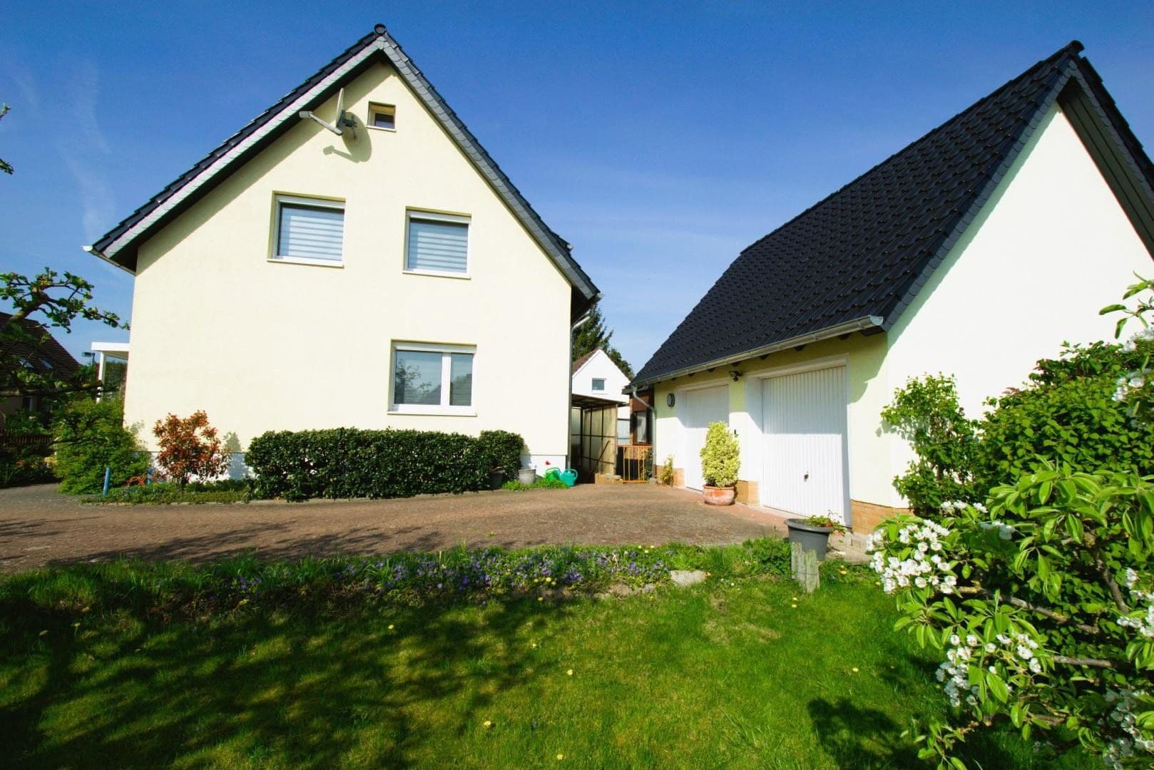 Prodej domu 123 m², pozemek 1.000 m², Lehrte, Dolní Sasko Prodej domu 123 m², pozemek 1.000 m², Lehrte, Dolní Sasko