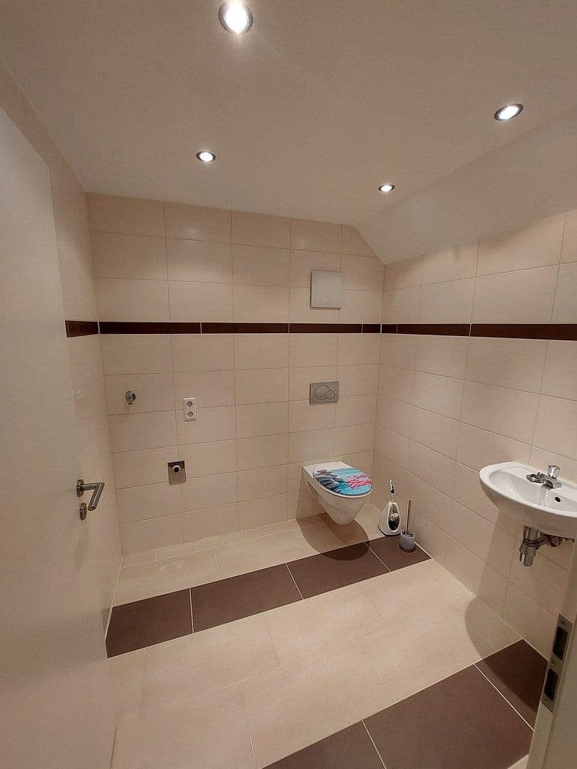Pronájem bytu 3+1 99 m², Pfarrgasse 10, Göppingen, Bádensko-Württembersko Pronájem bytu 3+1 99 m², Pfarrgasse 10, Göppingen, Bádensko-Württembersko