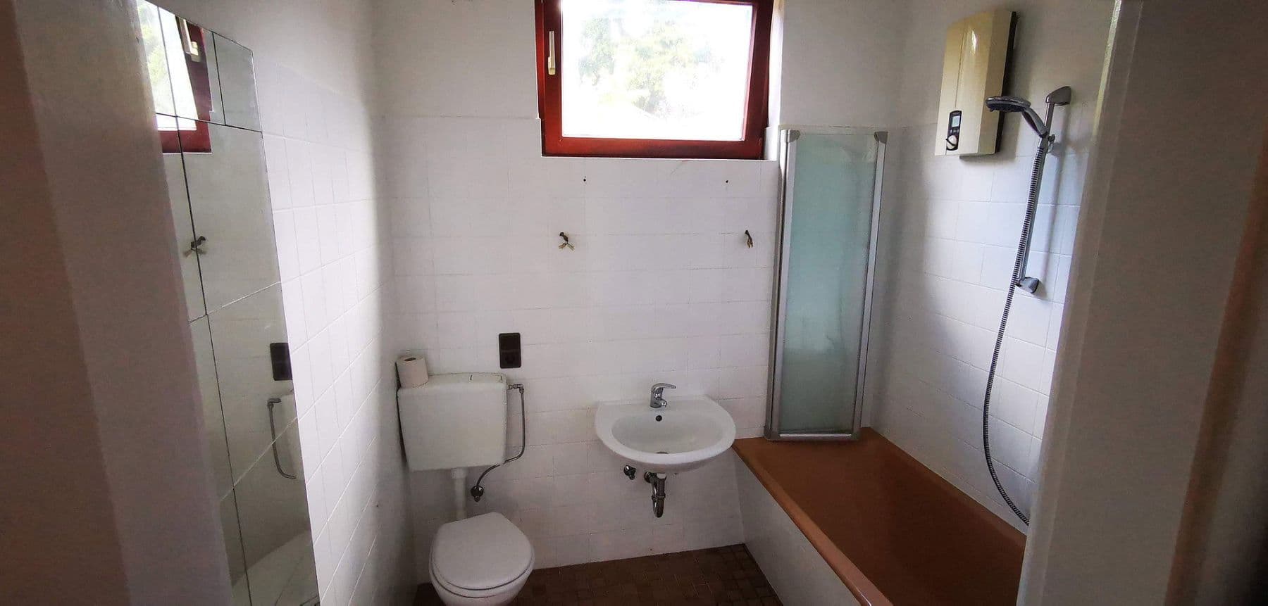 Prodej domu 150 m², pozemek 567 m², Ulmenstr. 8, Hude (Oldenburg), Dolní Sasko Prodej domu 150 m², pozemek 567 m², Ulmenstr. 8, Hude (Oldenburg), Dolní Sasko