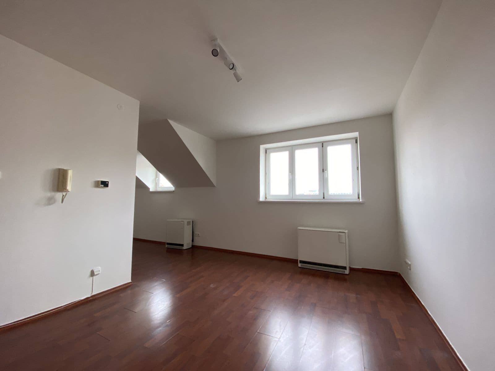 Pronájem bytu 1+kk 34 m², Za Papírnou, Praha, Praha Pronájem bytu 1+kk 34 m², Za Papírnou, Praha, Praha