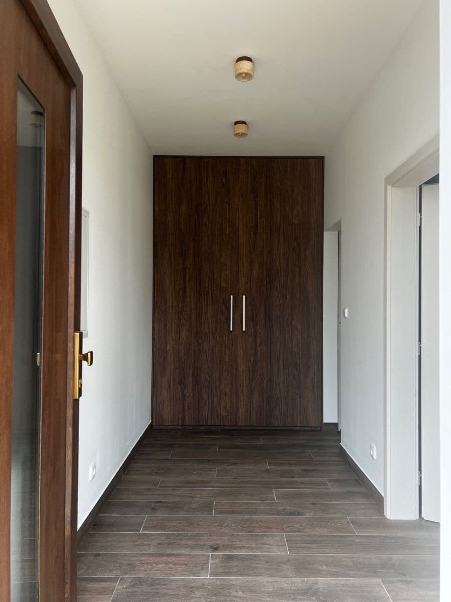 Pronájem bytu 1+kk 47 m², Chýňská, Červený Újezd, Středočeský kraj Pronájem bytu 1+kk 47 m², Chýňská, Červený Újezd, Středočeský kraj