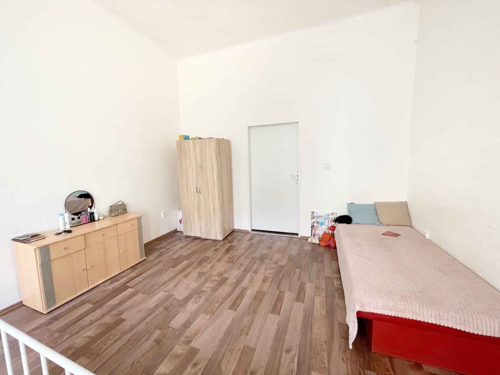 Pronájem bytu 1+1 42 m², Husitská, Praha, Praha Pronájem bytu 1+1 42 m², Husitská, Praha, Praha