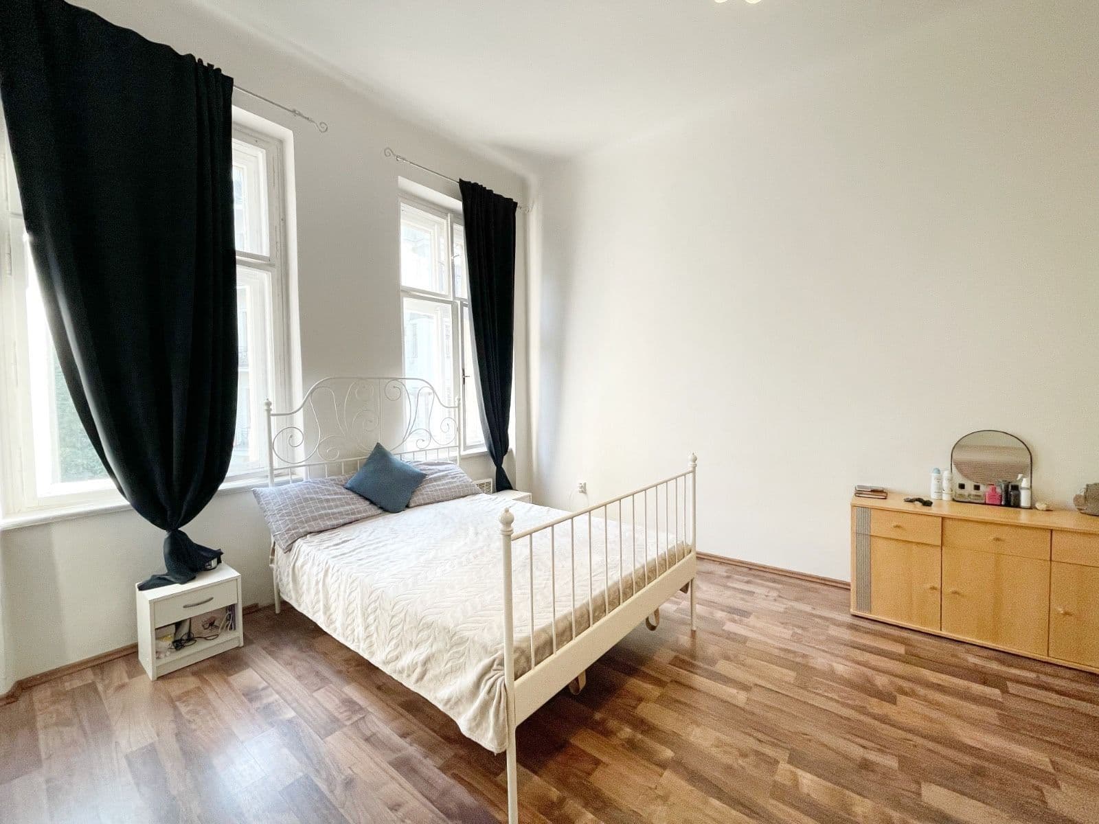 Pronájem bytu 1+1 42 m², Husitská, Praha, Praha Pronájem bytu 1+1 42 m², Husitská, Praha, Praha