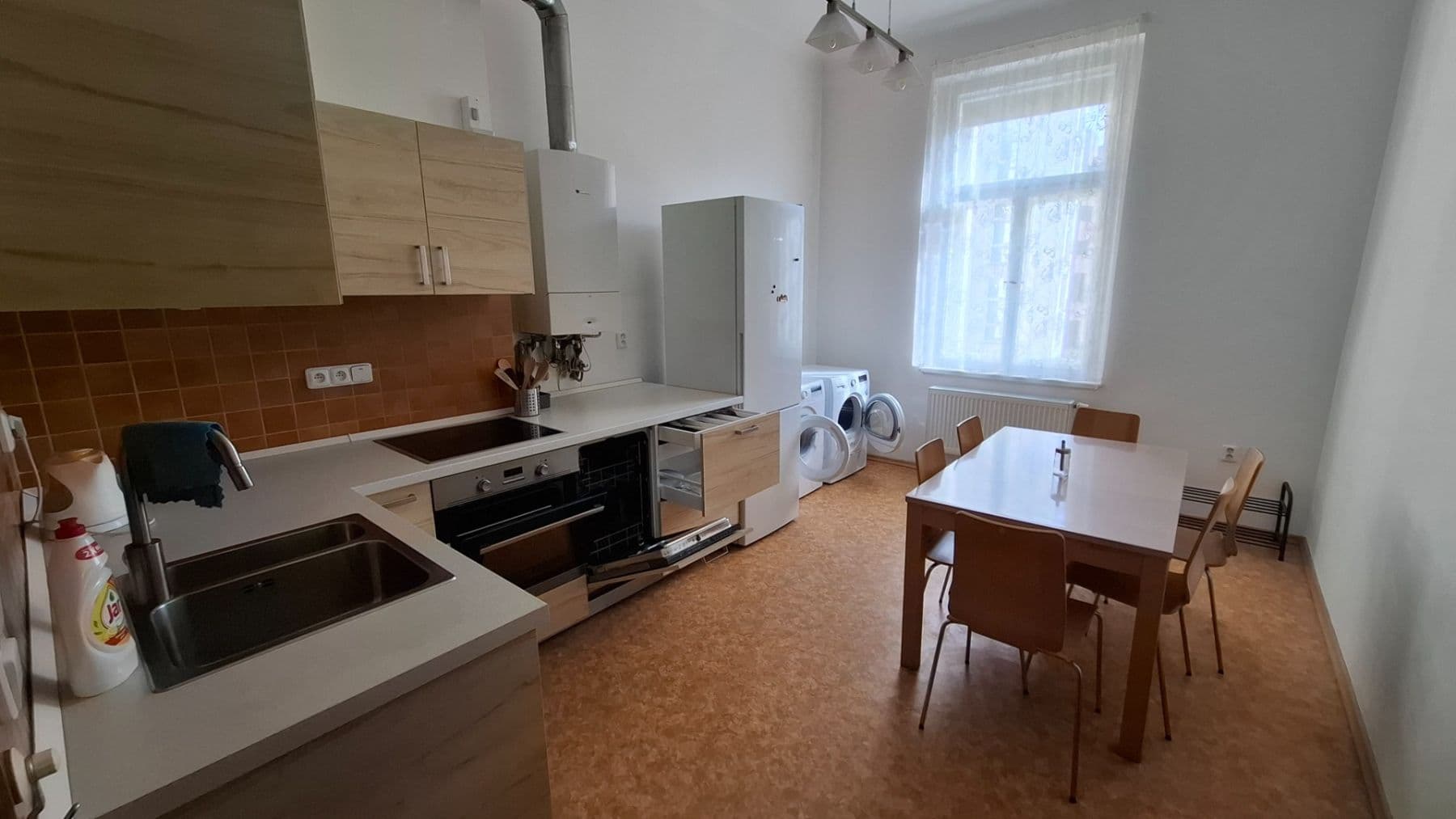 Pronájem bytu 3+1 109 m², Korunní, Praha, Praha Pronájem bytu 3+1 109 m², Korunní, Praha, Praha
