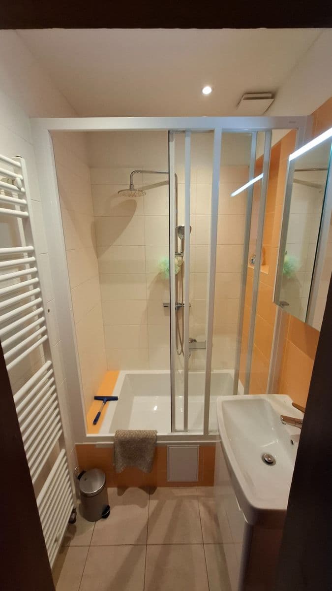Pronájem bytu 3+1 109 m², Korunní, Praha, Praha Pronájem bytu 3+1 109 m², Korunní, Praha, Praha