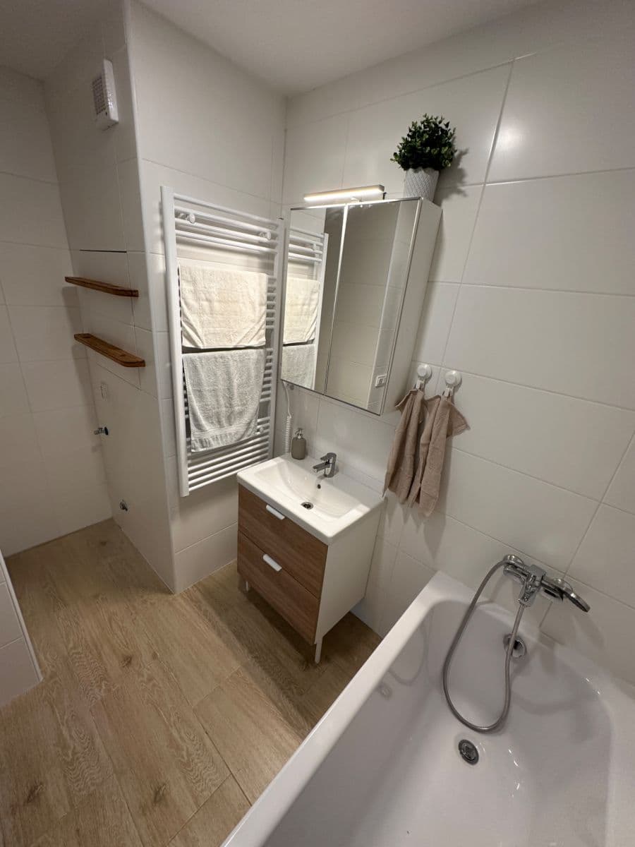 Prodej bytu 5+kk 83 m², Jesenická, Břidličná, Moravskoslezský kraj Prodej bytu 5+kk 83 m², Jesenická, Břidličná, Moravskoslezský kraj