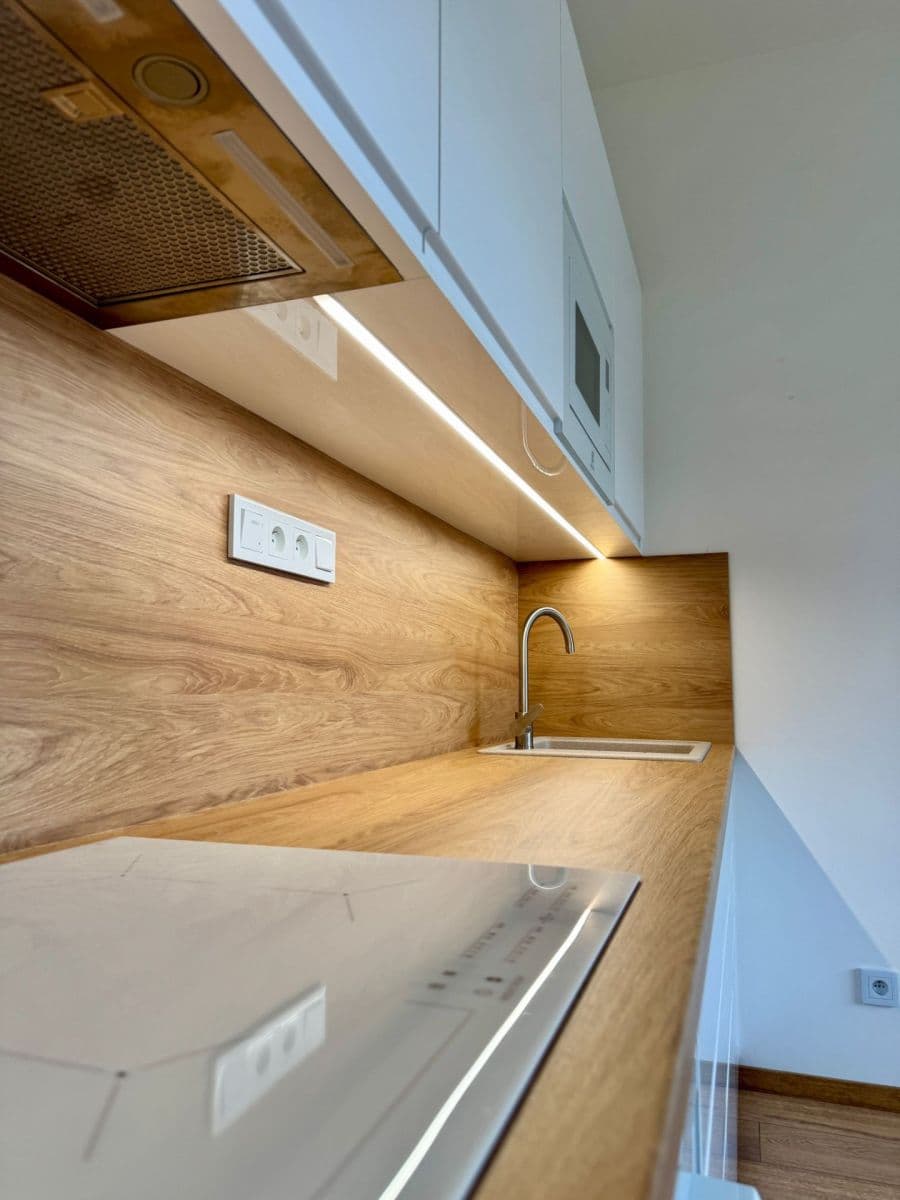 Pronájem bytu 2+kk 45 m², Arnošta Staňka, Praha, Praha Pronájem bytu 2+kk 45 m², Arnošta Staňka, Praha, Praha